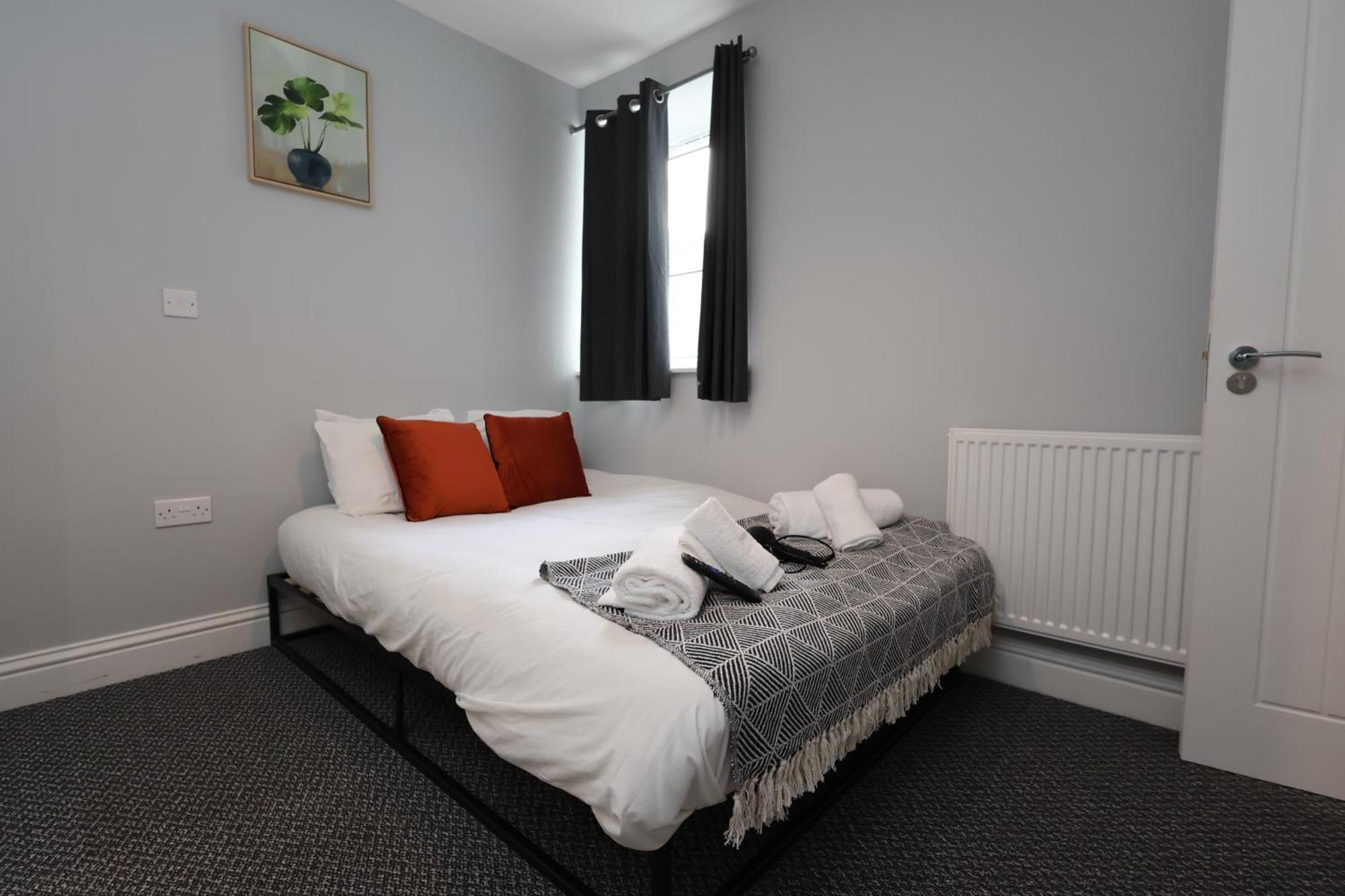En-Suite Double Rooms, Smart Tv Comfy Style ลาแนคลี ภายนอก รูปภาพ