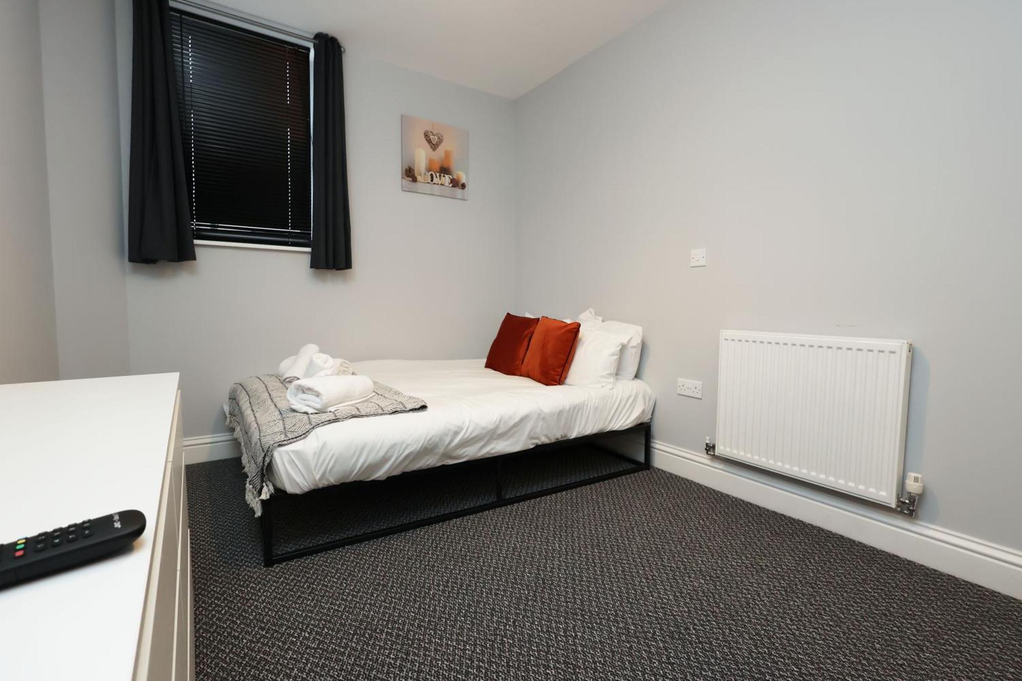 En-Suite Double Rooms, Smart Tv Comfy Style ลาแนคลี ภายนอก รูปภาพ